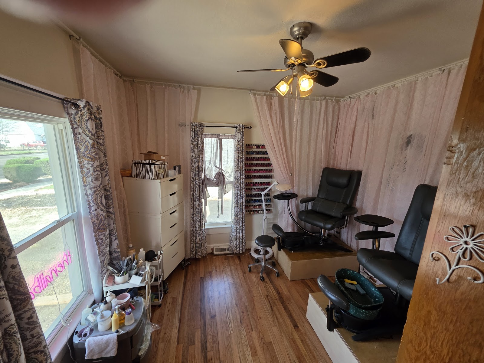 the nail bar natural hand & foot care nail photo 2